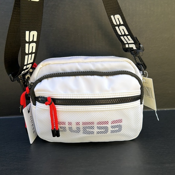 New GUESS Crossbody/Messenger Bag - Picture 1 of 8